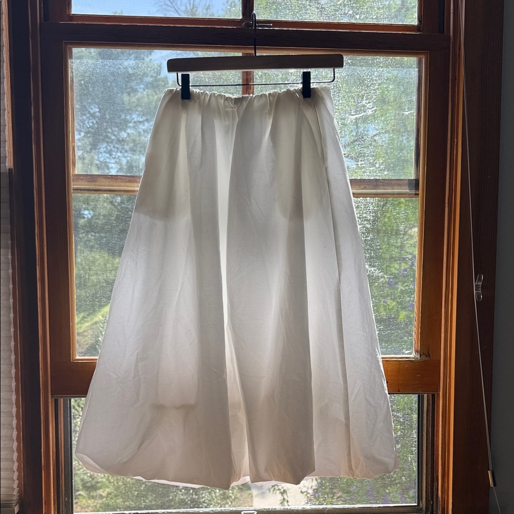 Zara Classic White A-Line Skirt
